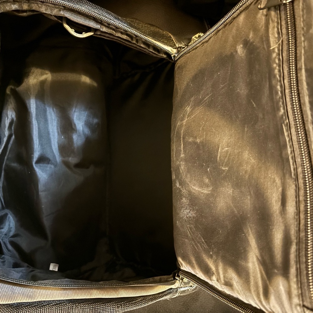 Betabrand backpack- camera backpack! The Storrist with 2 padded inserts - Picture 5 of 11